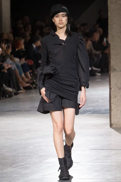 Look 25